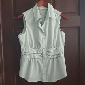 New York & Co Sleeveless Button Up Blouse